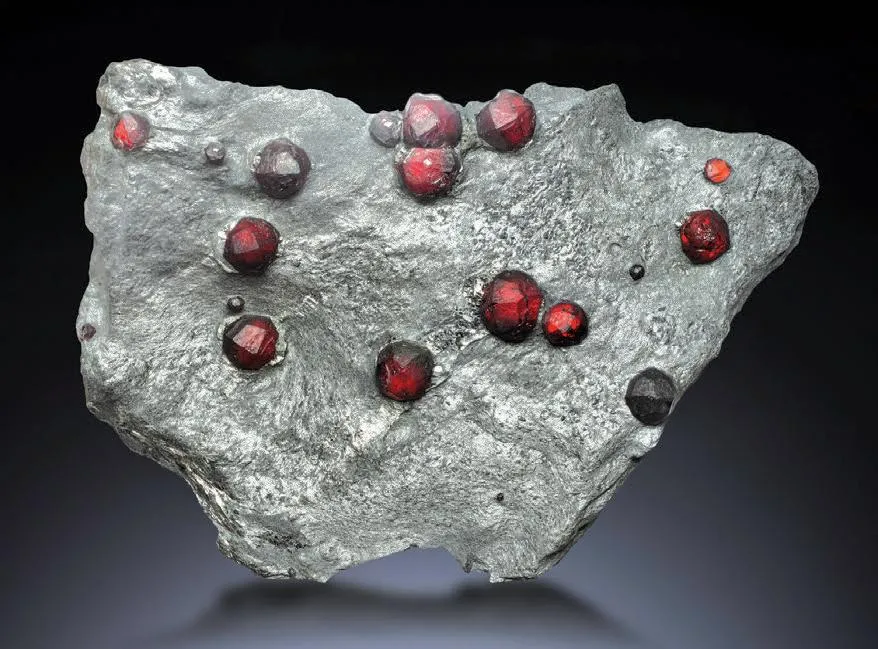 Almandine image