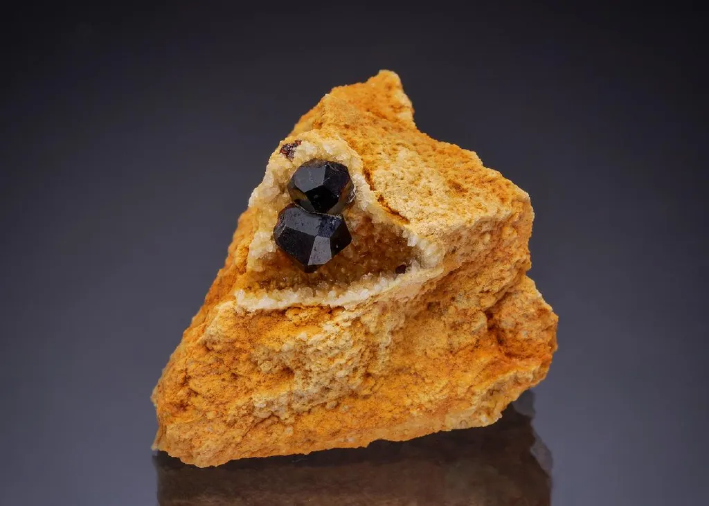 Almandine image