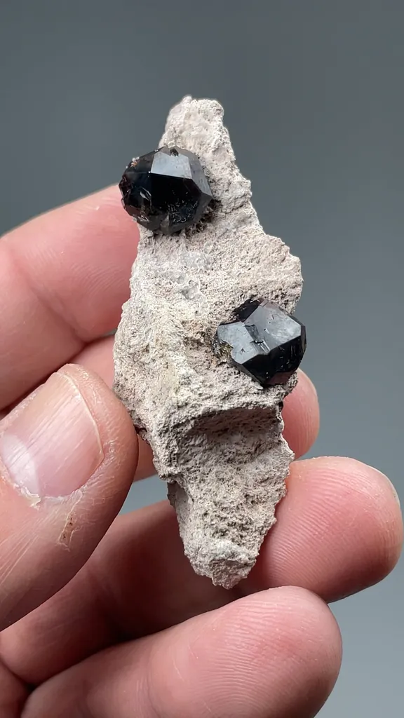 Almandine - image 2