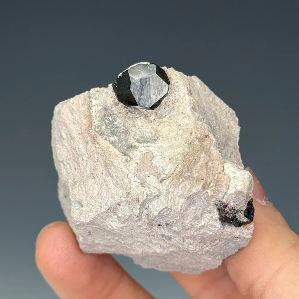 Almandine image