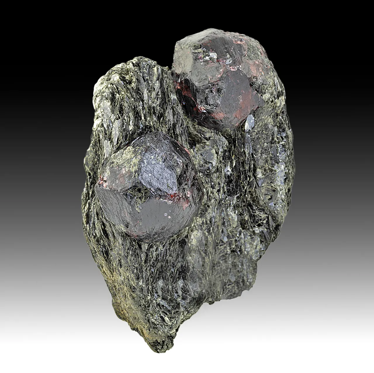 Almandine - image 1
