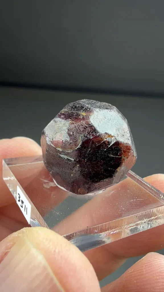 Almandine - image 2