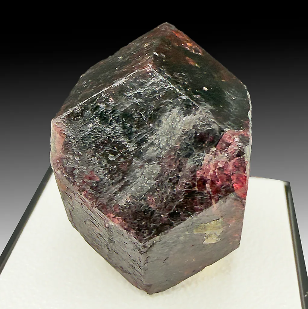 Almandine - image 1
