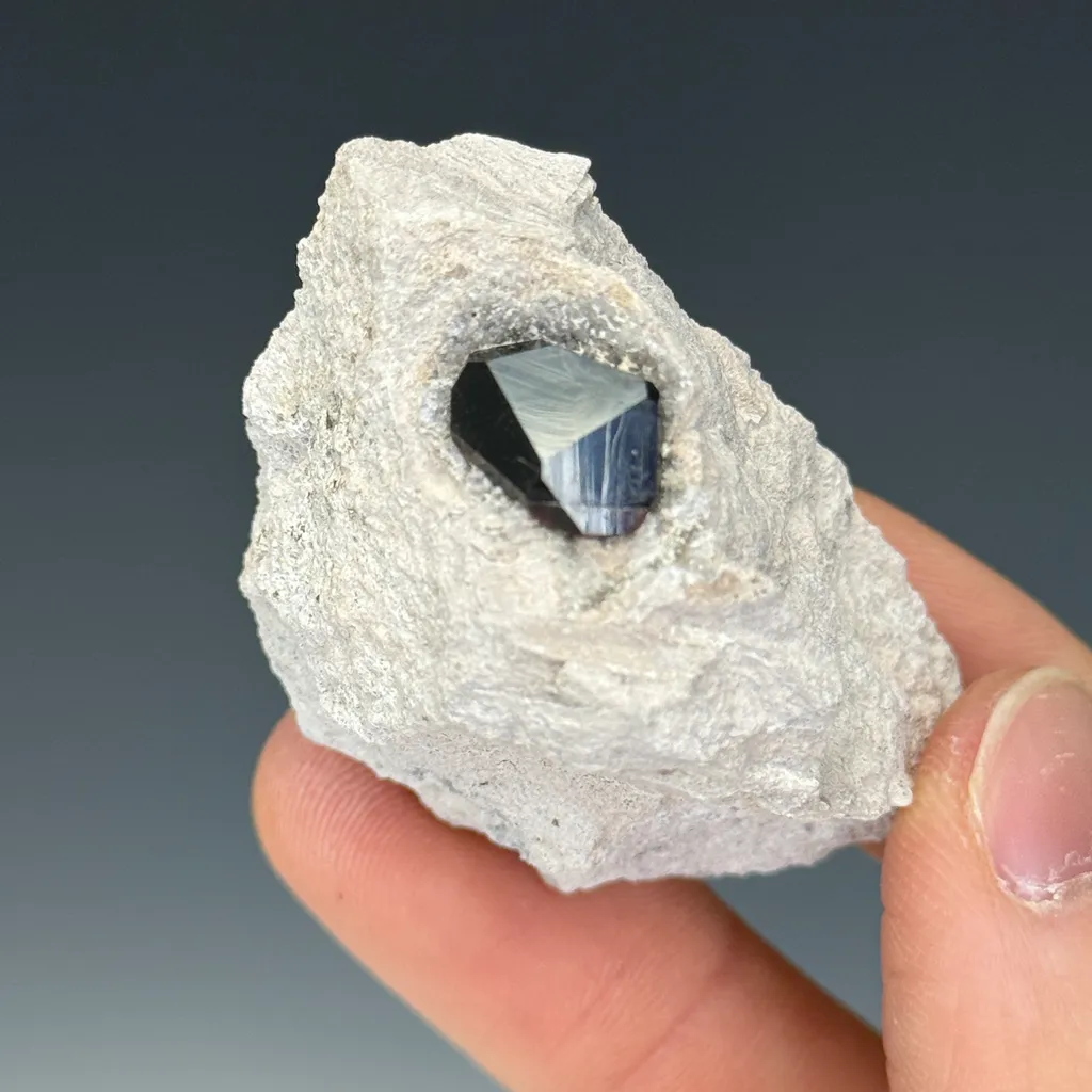 Almandine image