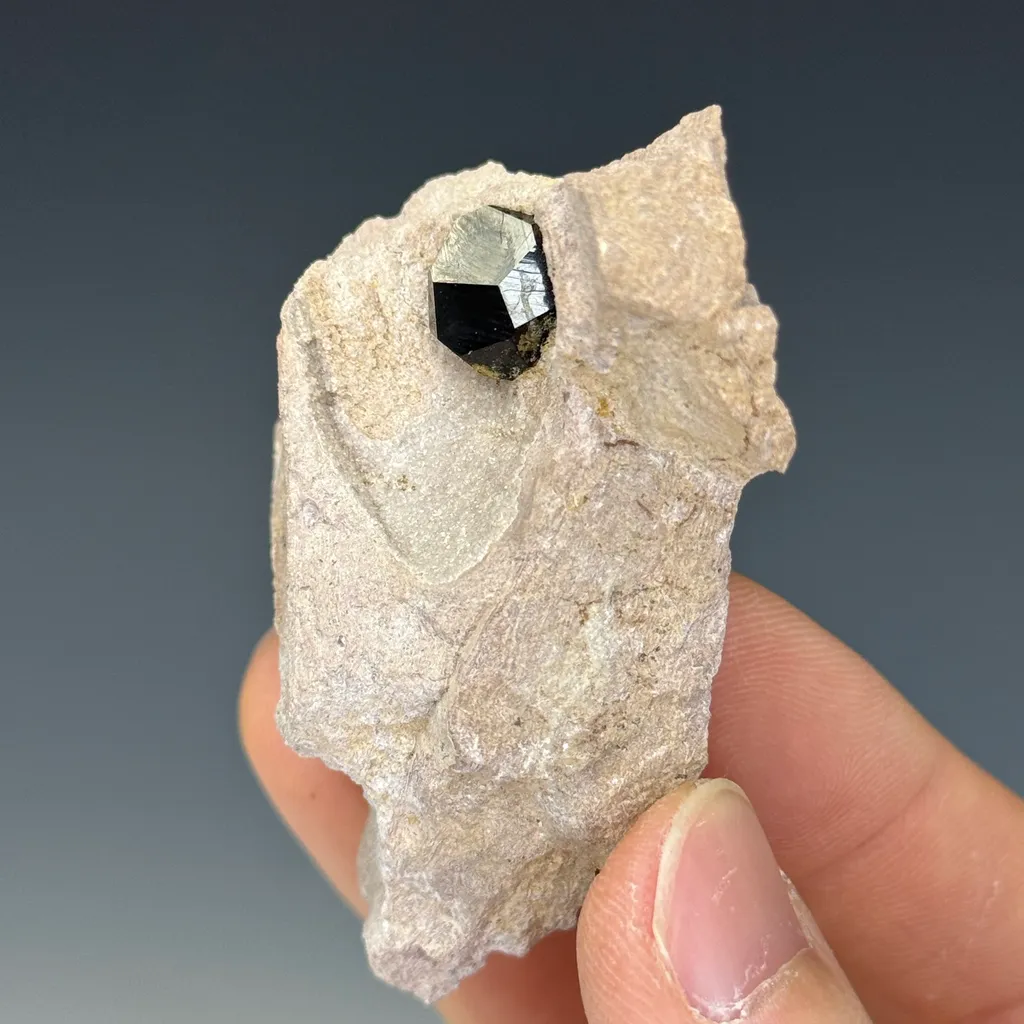 Almandine - image 3