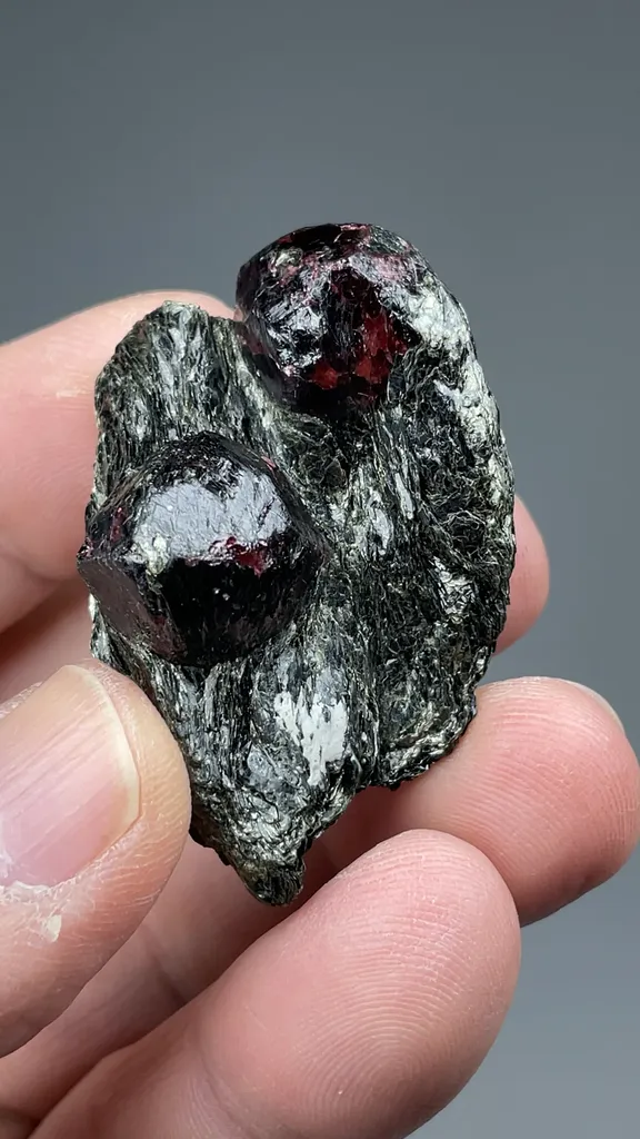 Almandine - image 2