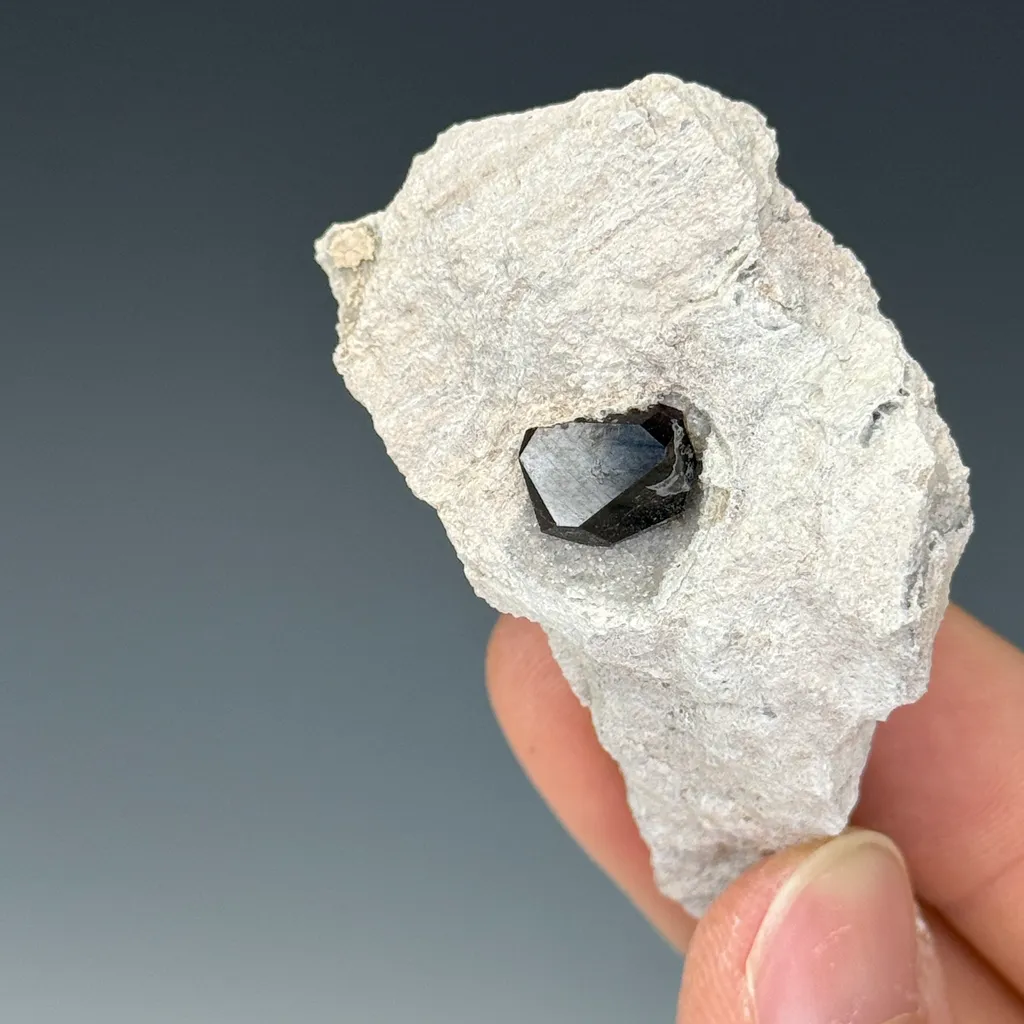 Almandine - image 3