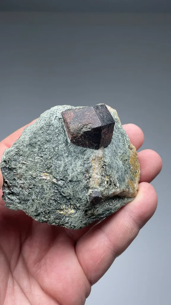 Almandine - image 2