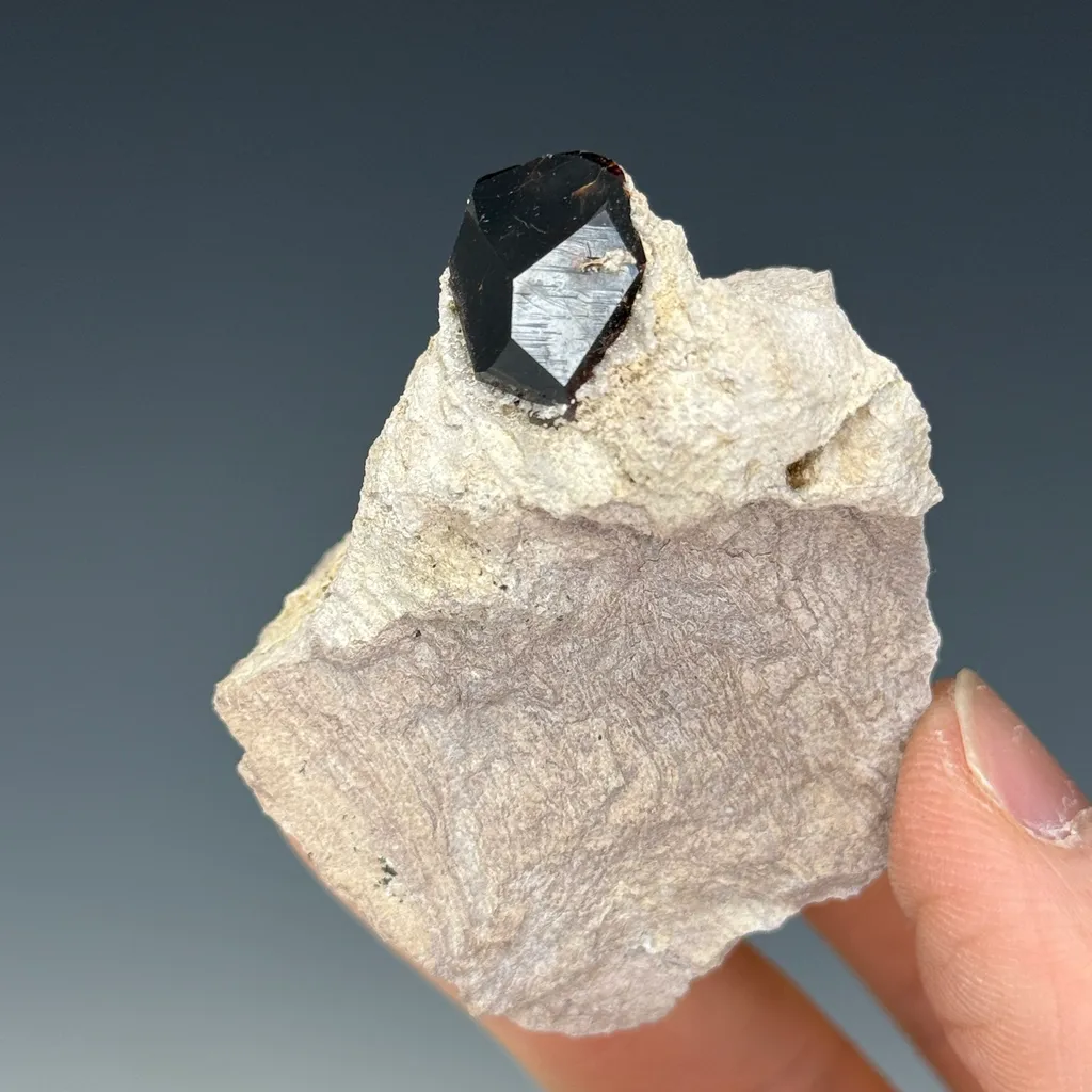 Almandine image
