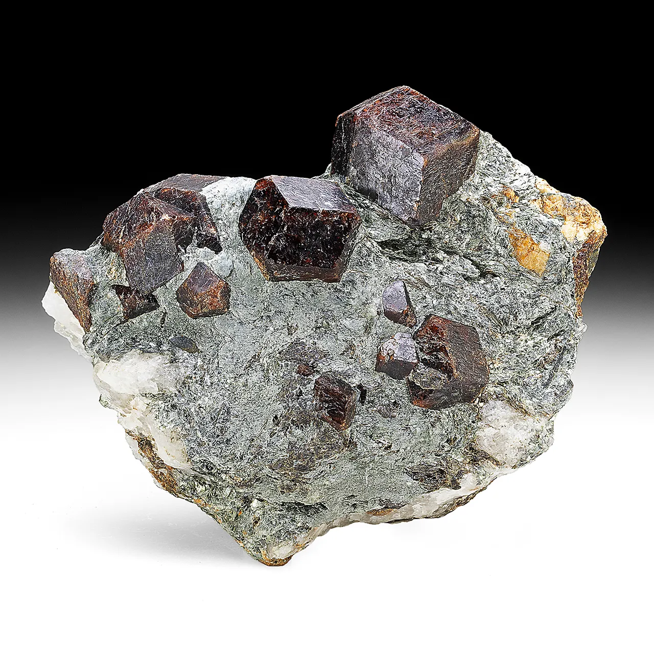 Almandine - image 1