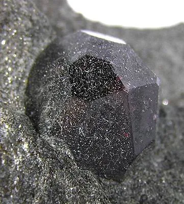Almandine - image 2