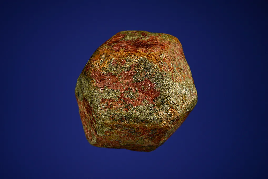 Almandine - image 3