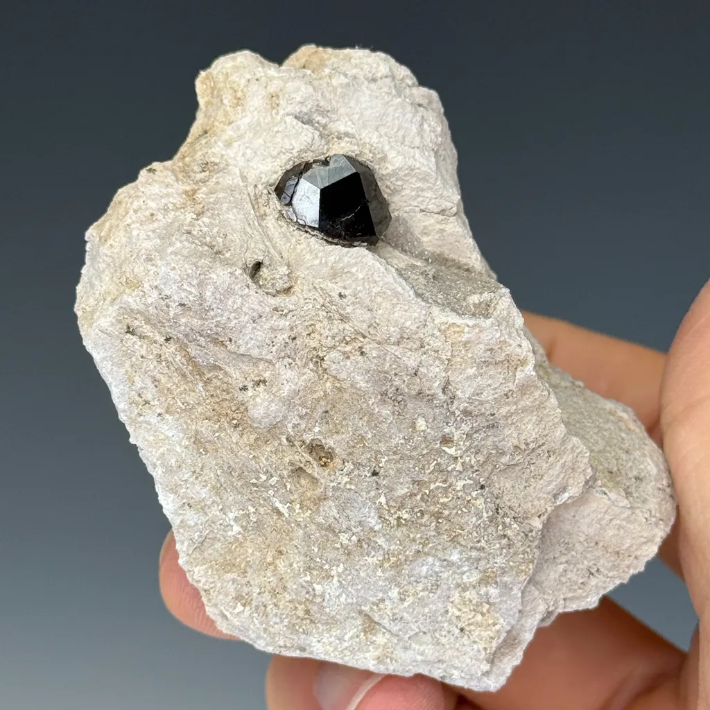 Almandine - image 3