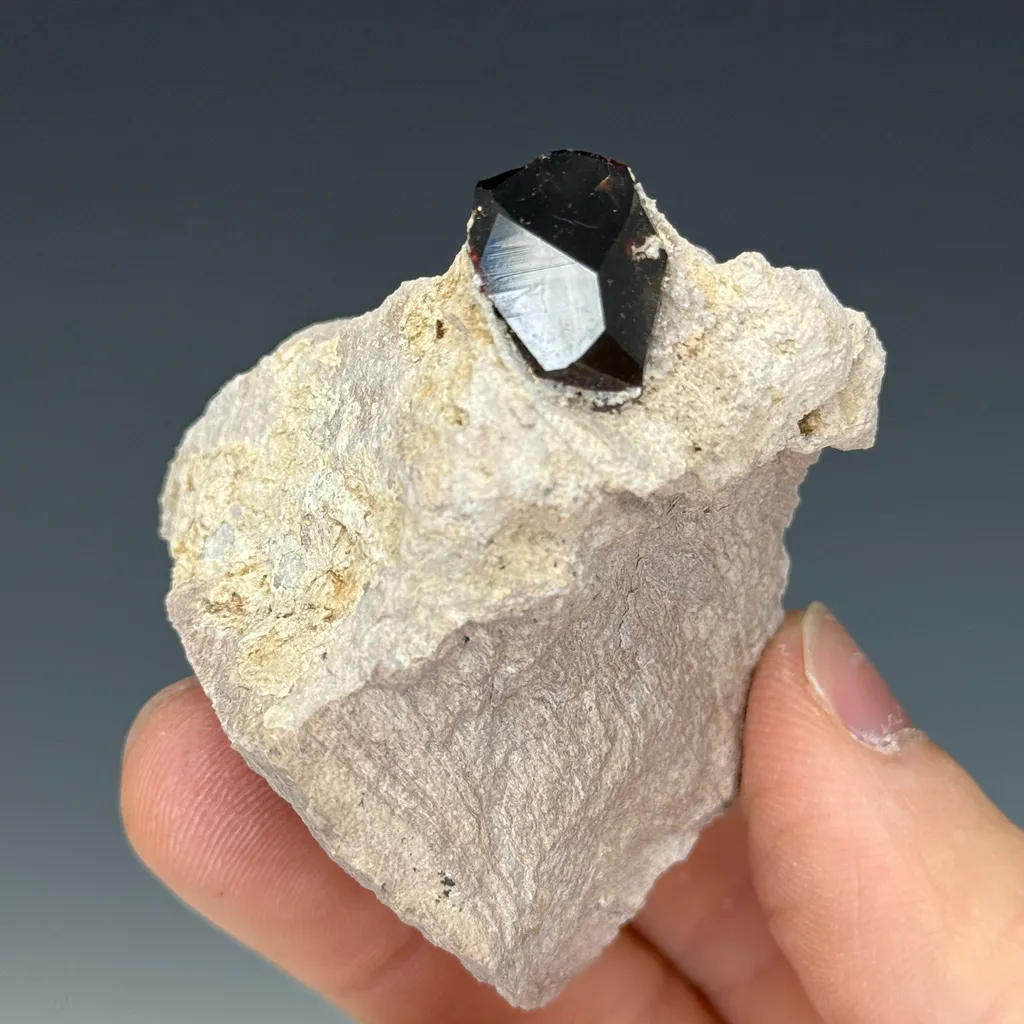 Almandine - image 2