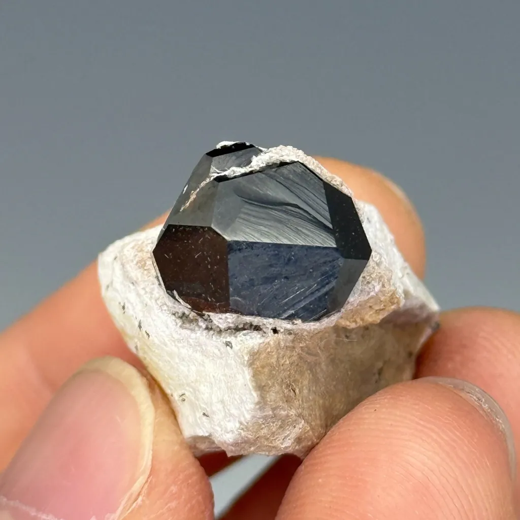 Almandine image