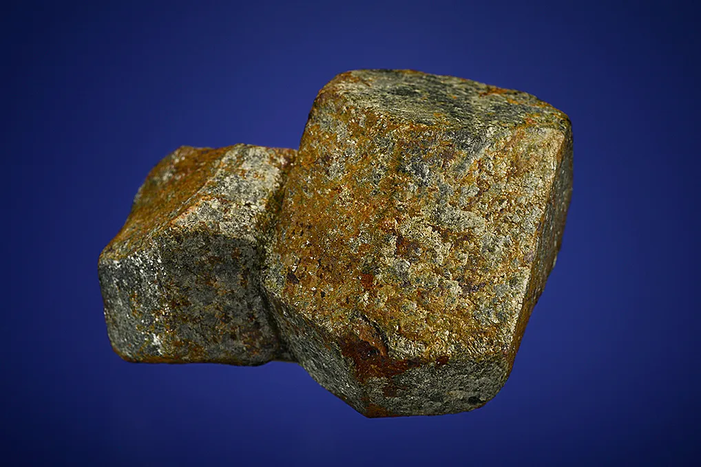 Almandine - image 4