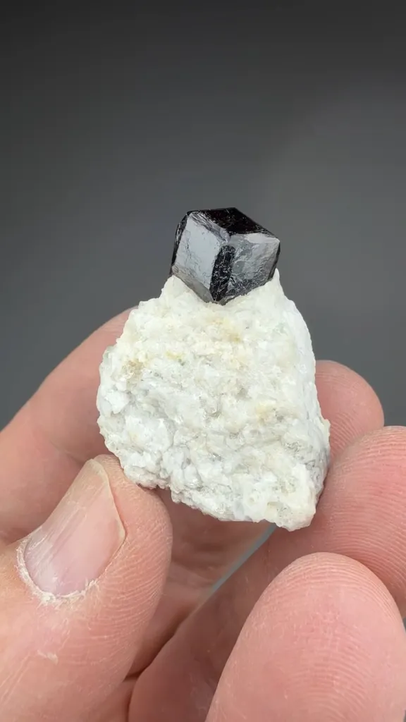 Almandine - image 3