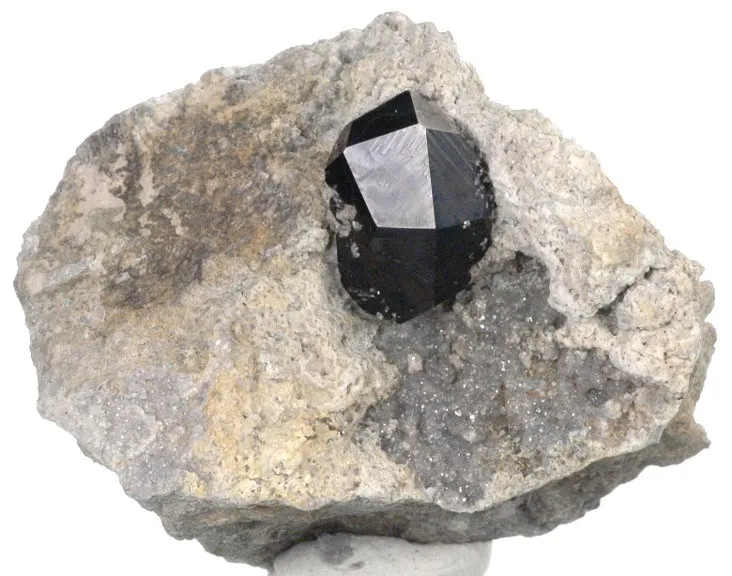 Almandine image