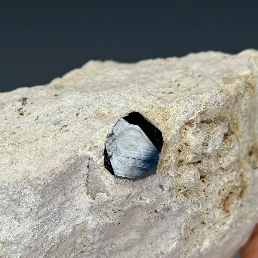 Almandine - image 3