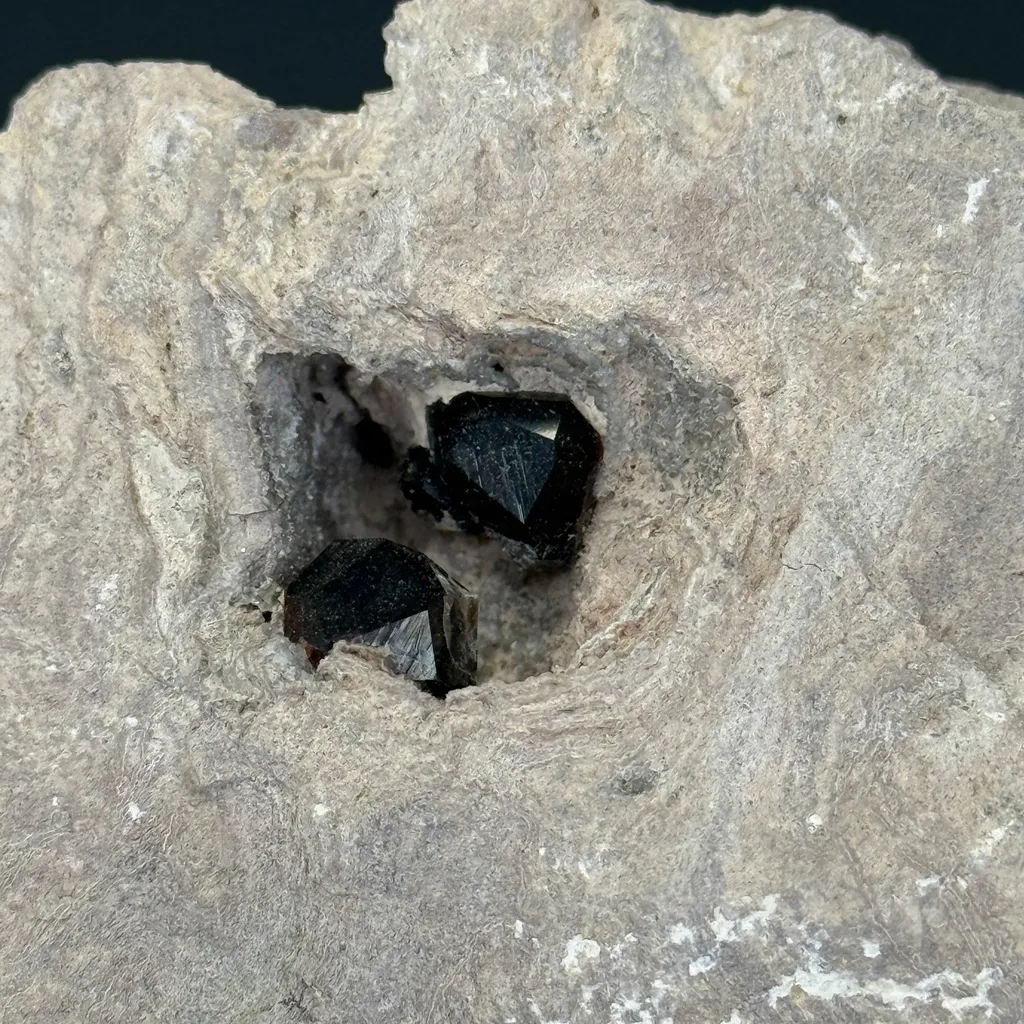 Almandine - image 3
