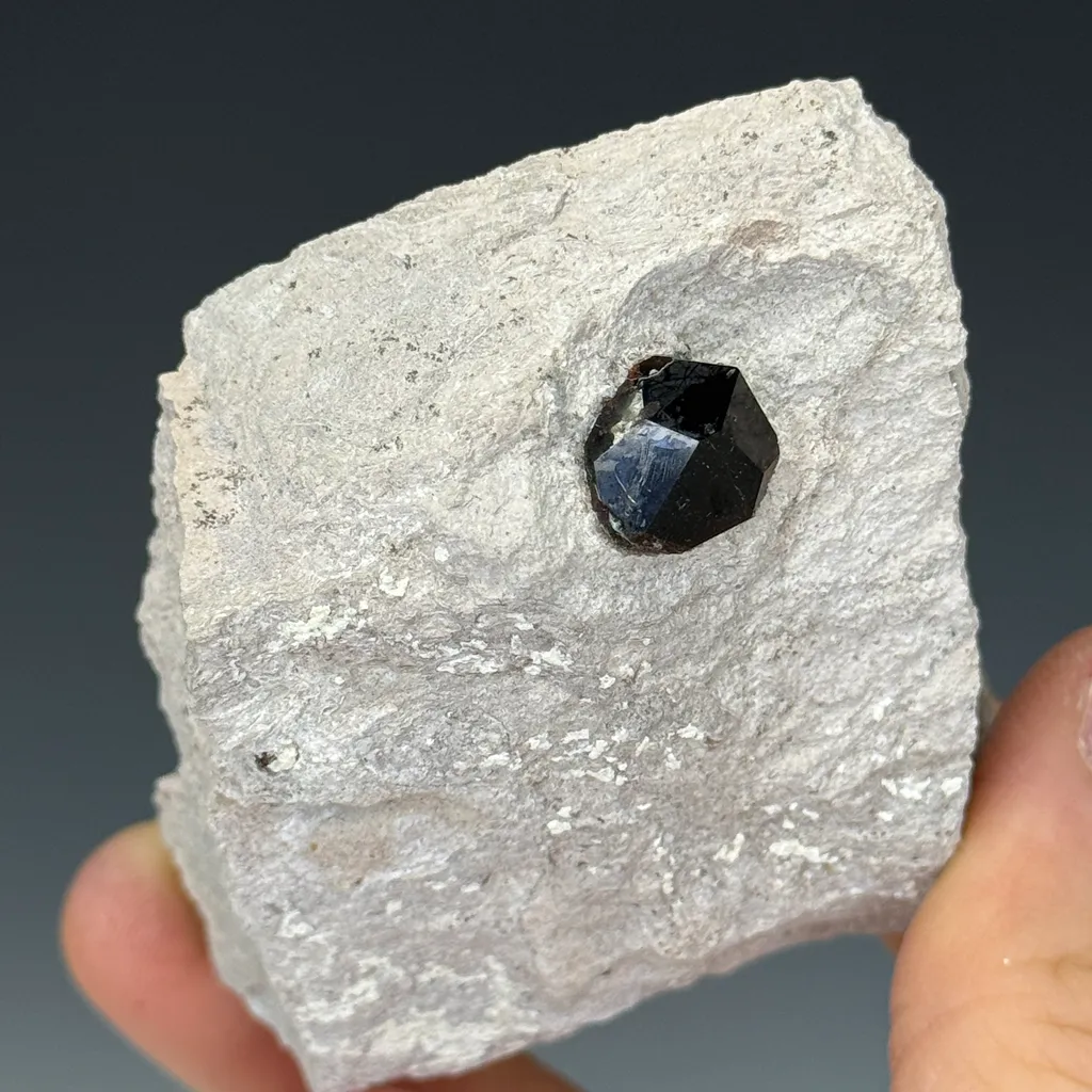 Almandine - image 3