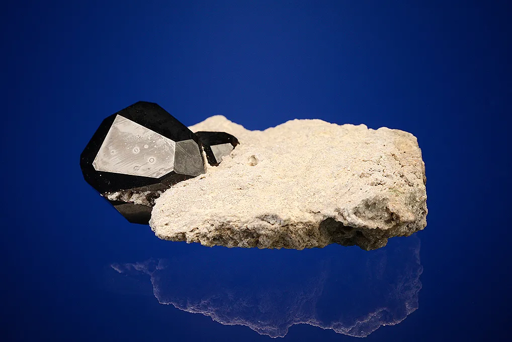 Almandine - image 3