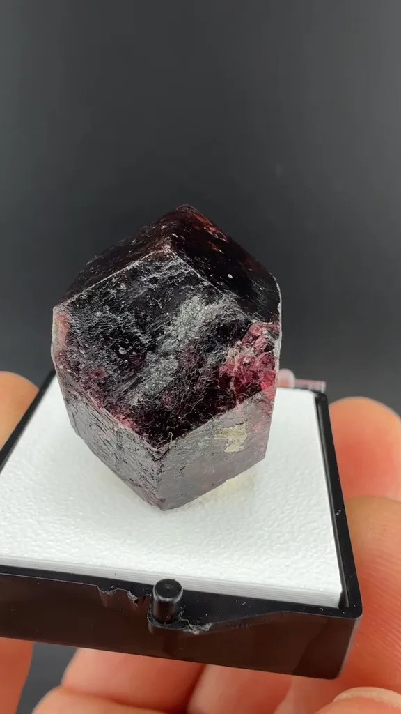 Almandine - image 2