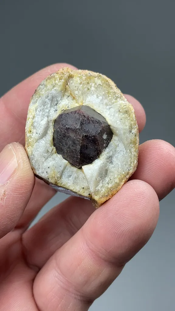 Almandine - image 2