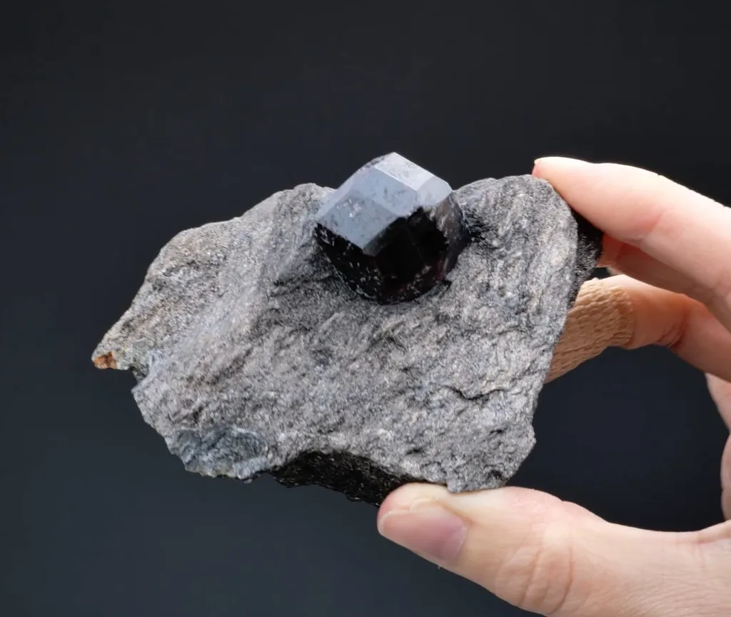 Almandine - image 2