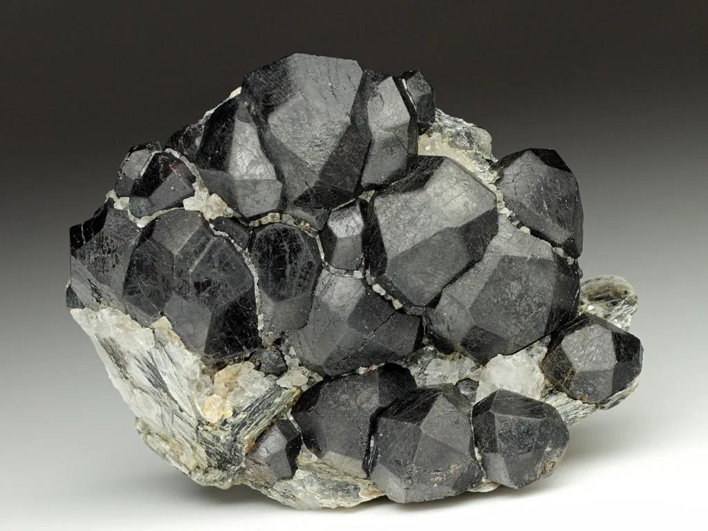 Almandine on Muscovite - image 1