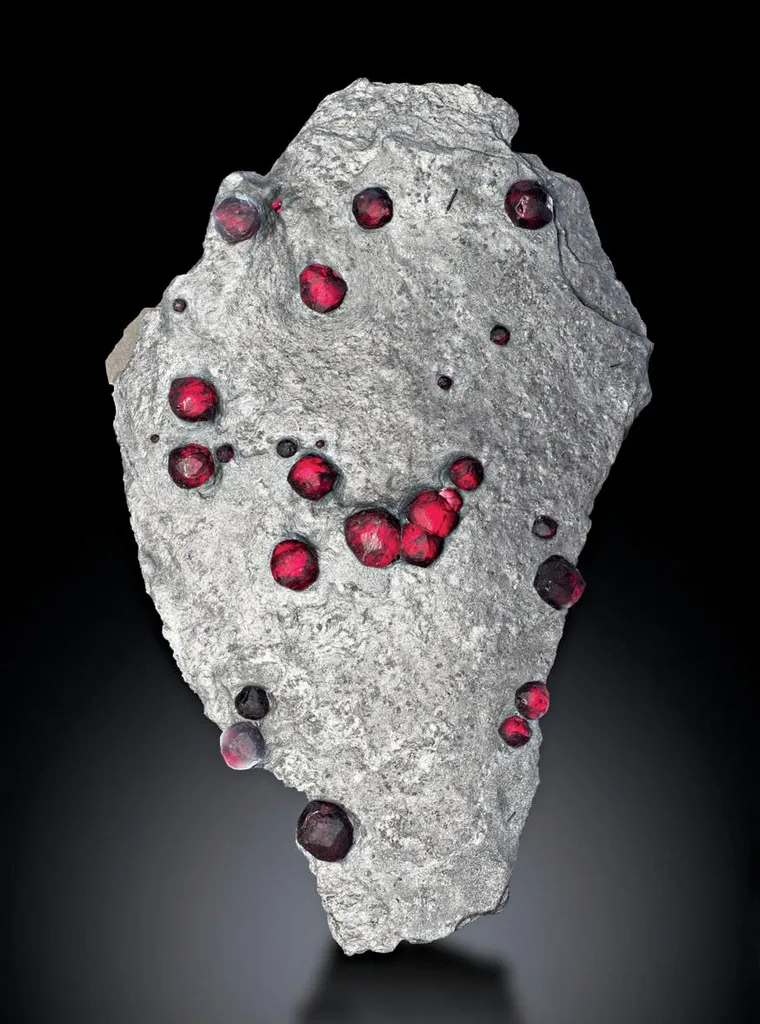 Almandine-Pyrope image
