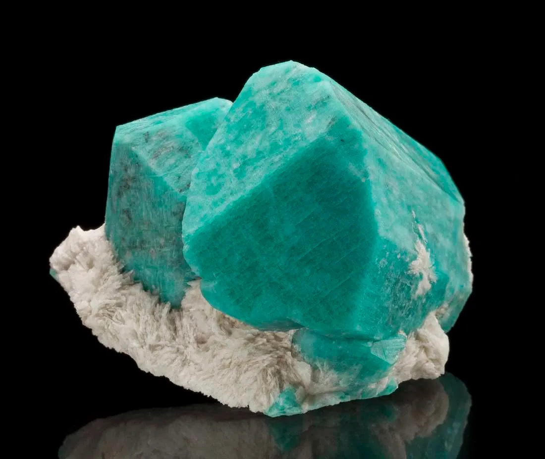 Amazonite on Cleavelandite - image 2