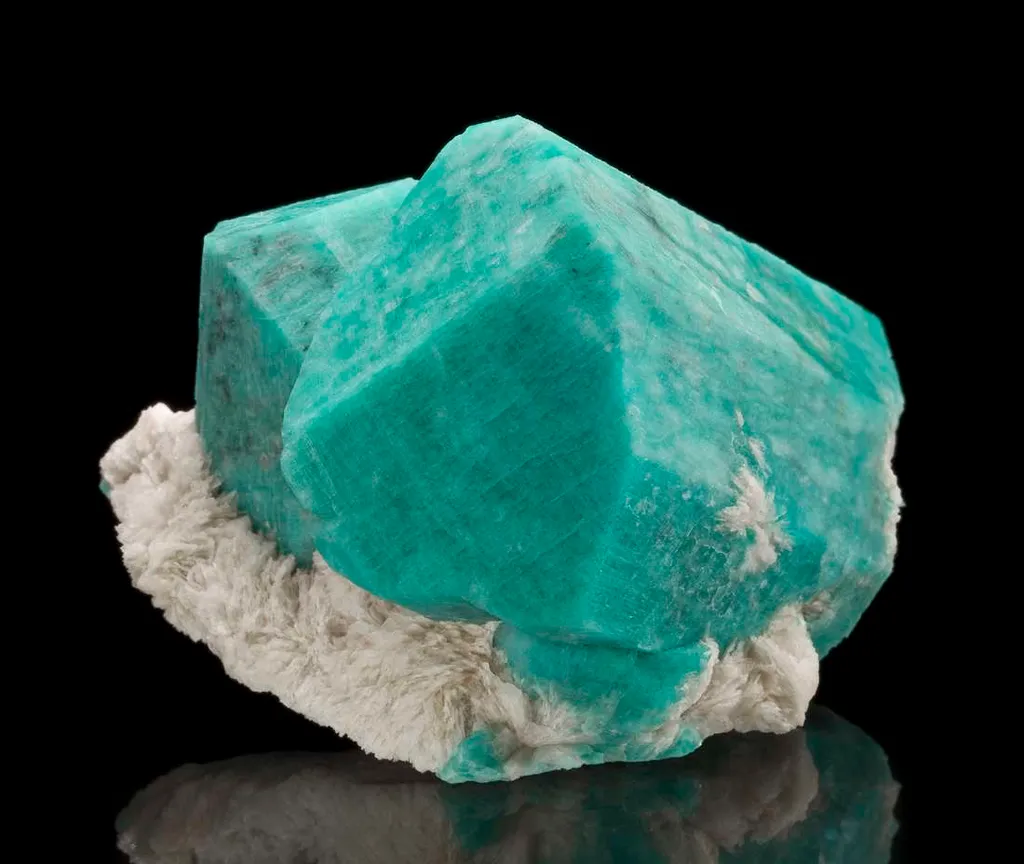 Amazonite on Cleavelandite image