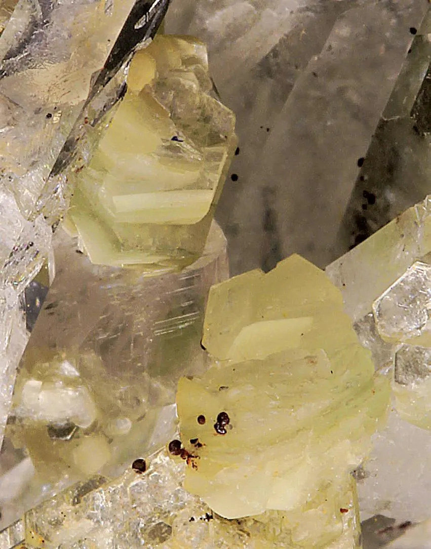 Amesite, Quartz, Magnesite, Goethite - image 1