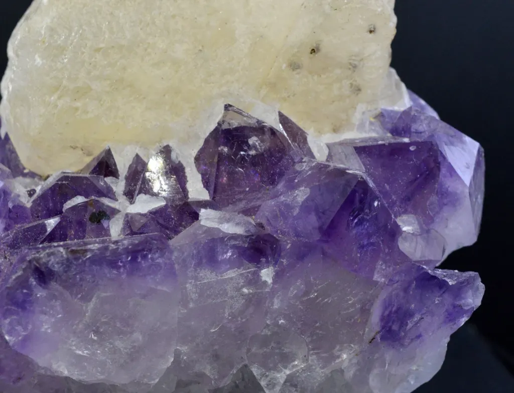 Amethyst and Calcite - 687 grams - Ametista do Sul, Rio Grande do Sul, Brazil - image 4