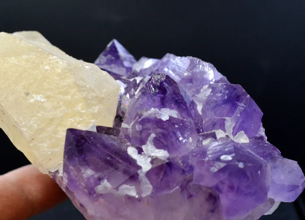 Amethyst and Calcite - 687 grams - Ametista do Sul, Rio Grande do Sul, Brazil - image 6