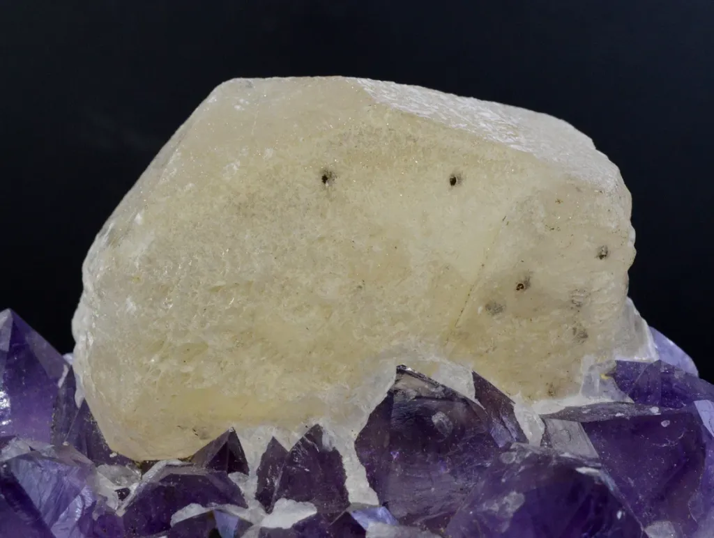 Amethyst and Calcite - 687 grams - Ametista do Sul, Rio Grande do Sul, Brazil - image 2