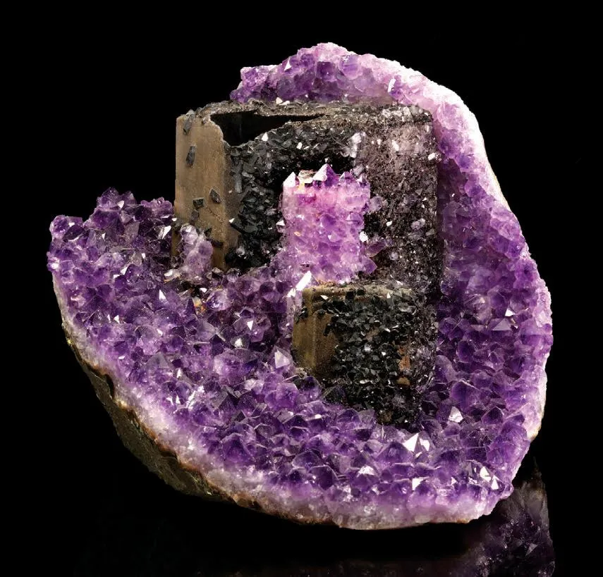 Amethyst, Calcite - image 1