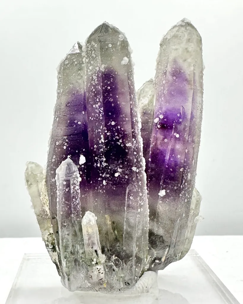 Amethyst from Bulgaria, Plovdiv Province, Laki Municipality, Djurkovo Complex, Djurkovo mine image