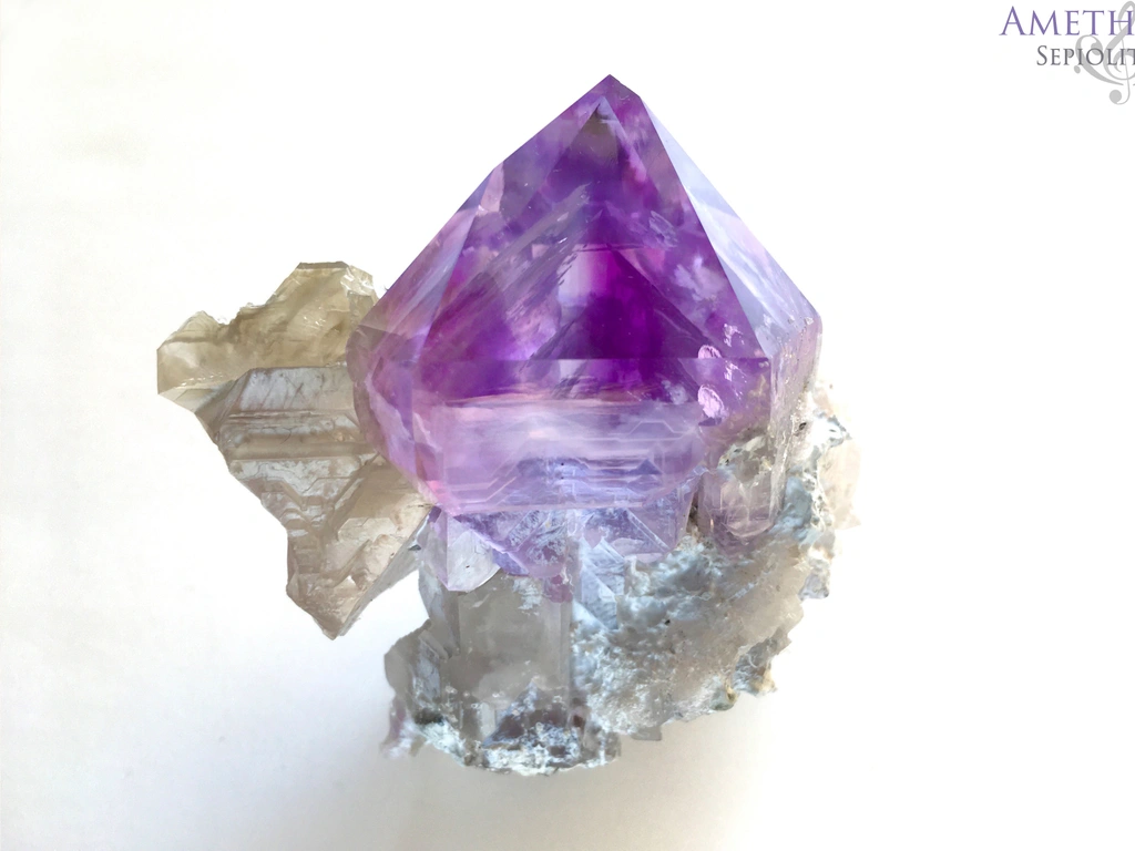 Amethyst from Tongling, Anhui, China image