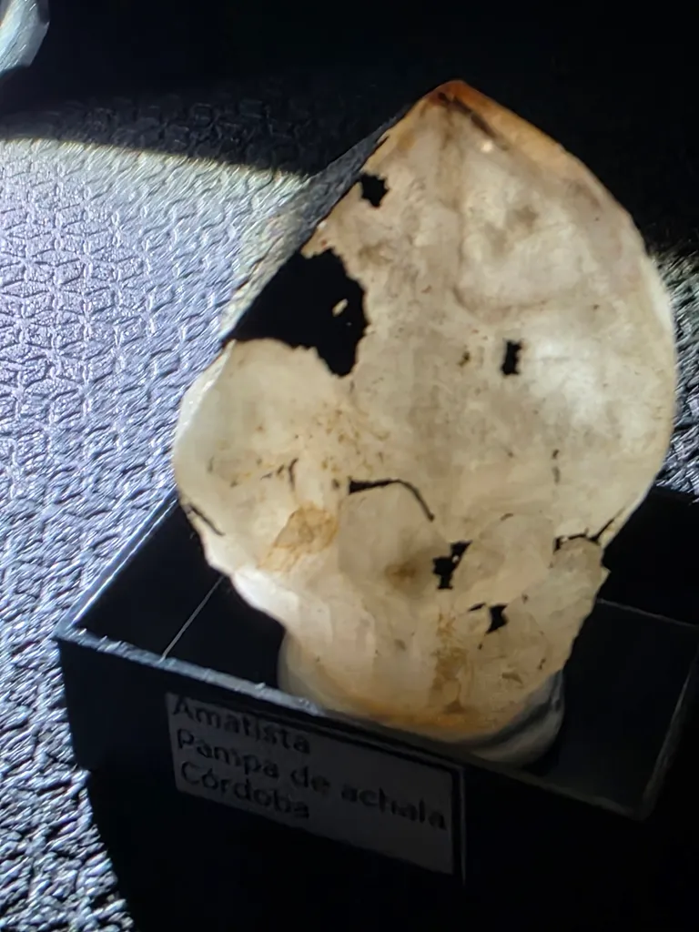 Amethyst with manganese coat - image 6
