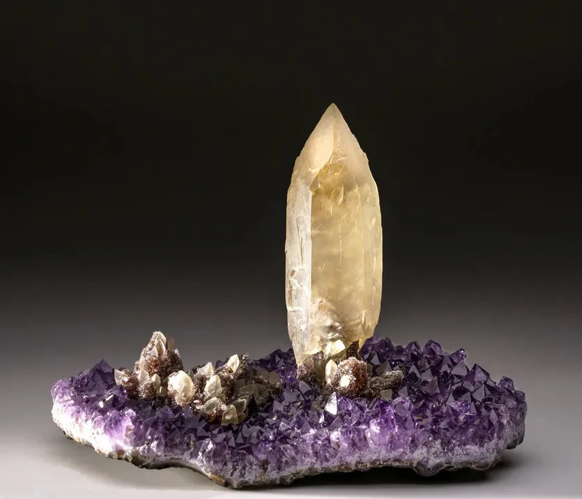 Améthyste / Calcite: San Eugenio Artigas, URUGUAY image