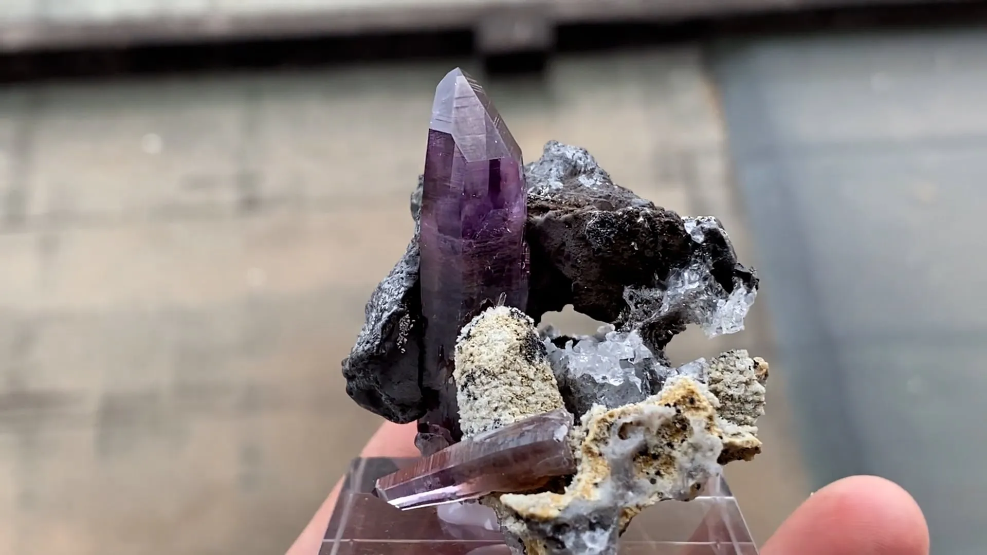 Amethyste with Hyalite Opal - image 5