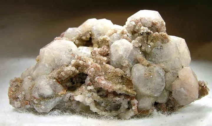 Analcime, Calcite image