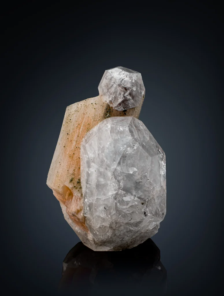 Analcime from Pervomaiskii quarry, Trudolyubovka, Bakhchysarai image
