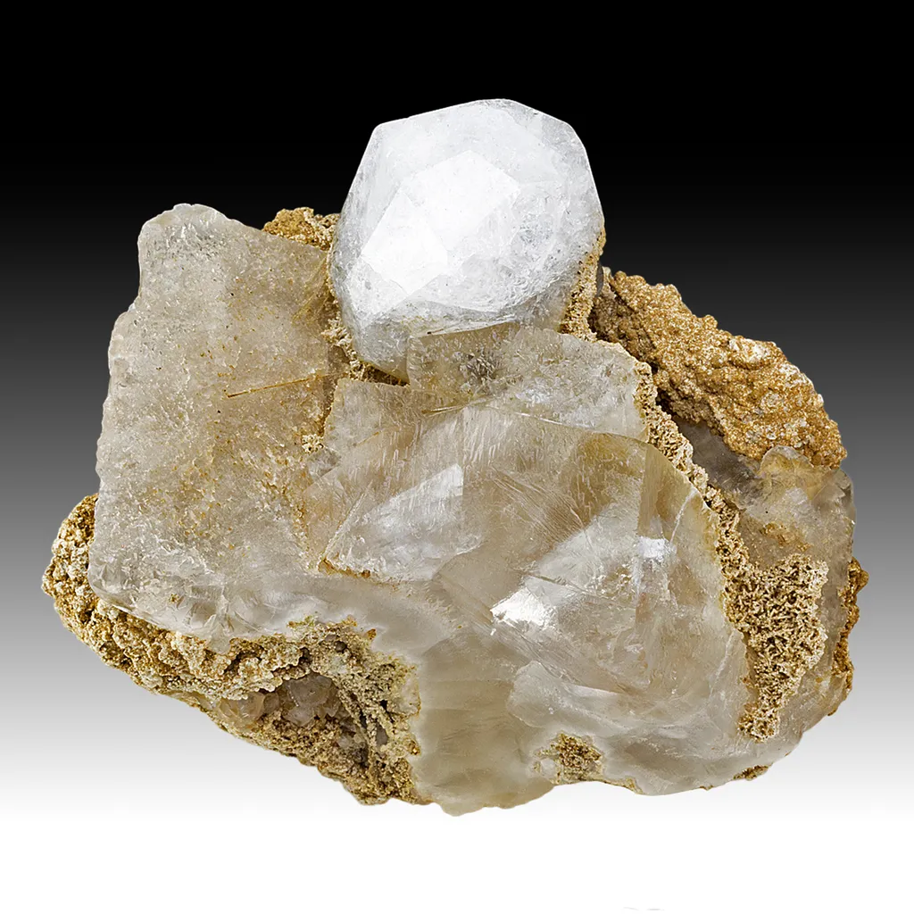 Analcime with Calcite image