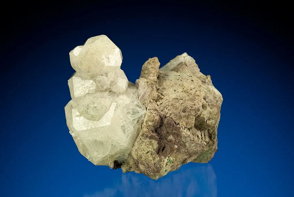 Analcime with Copper and FLUORAPOPHYLLITE image