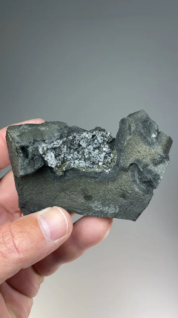 Analcime with Jugoldite - image 2
