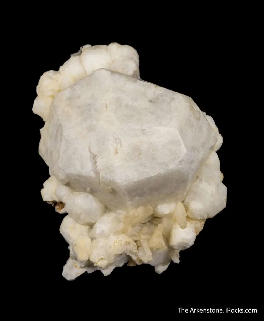 Analcime with Natrolite image