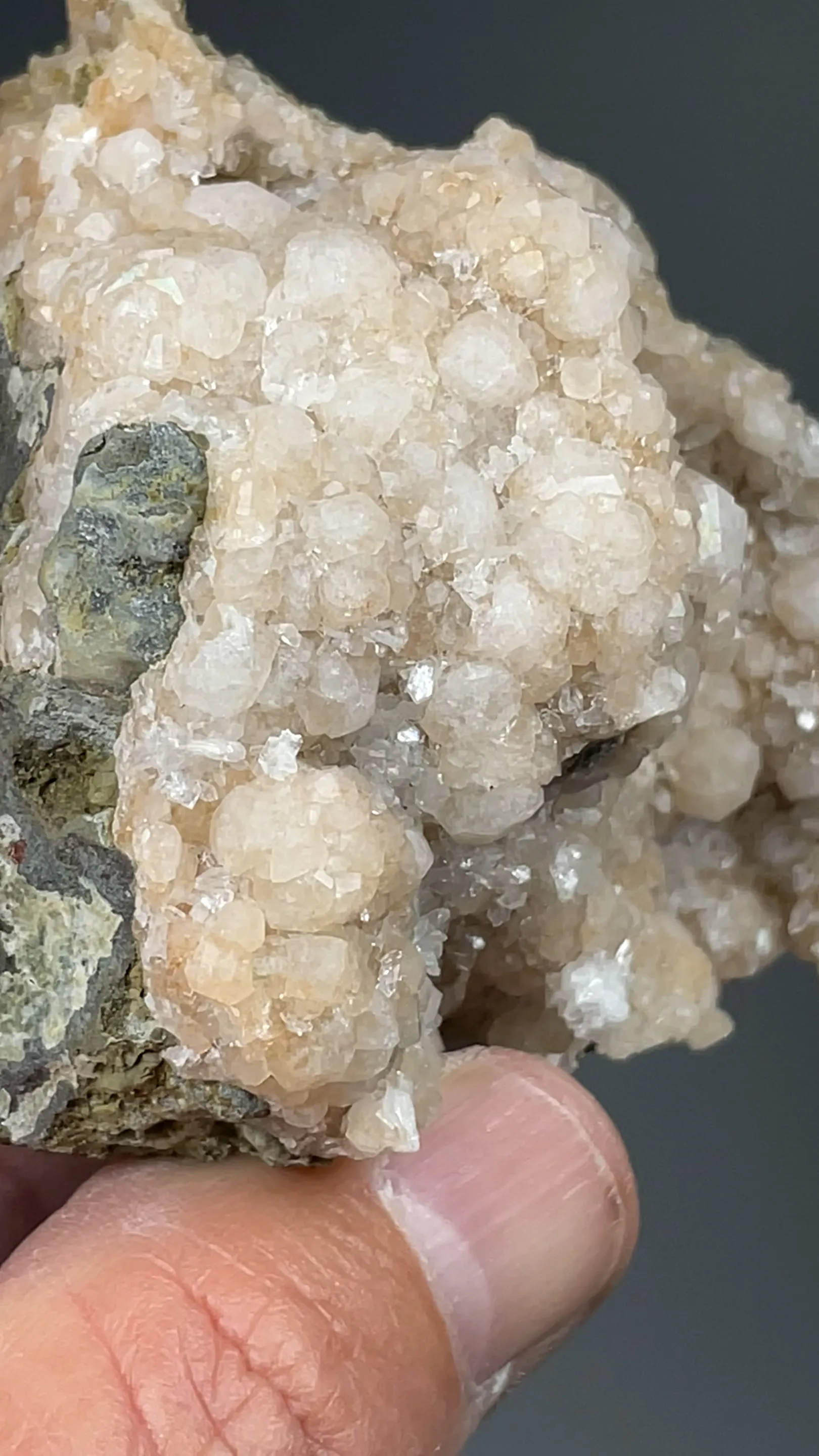 Analcime with Stilbite - image 2